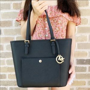 NWT 🌸Michael Kors bag